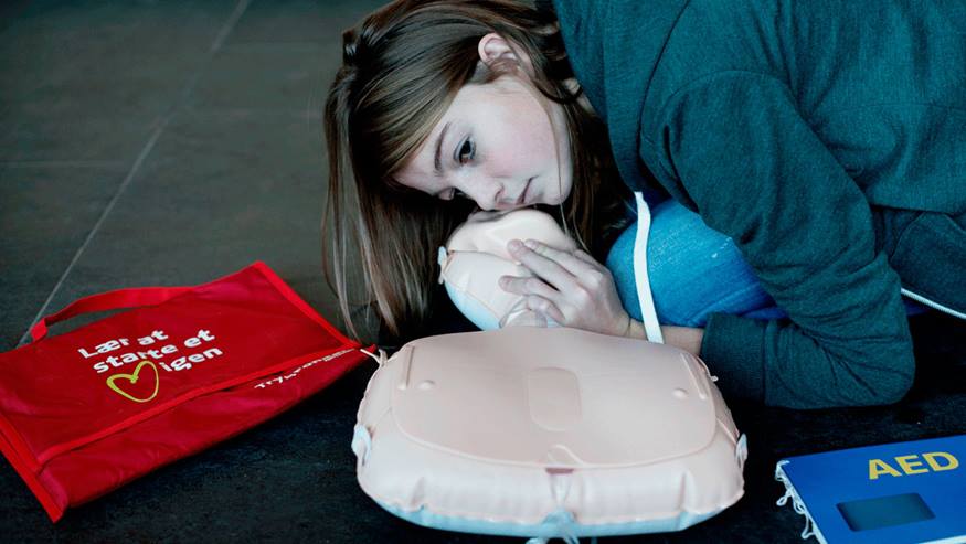Et 24-minutters kursus med en Mini Anne-dukke kan være den bedste løsning, når man skal lære de praktiske elementer af livreddende førstehjælp.